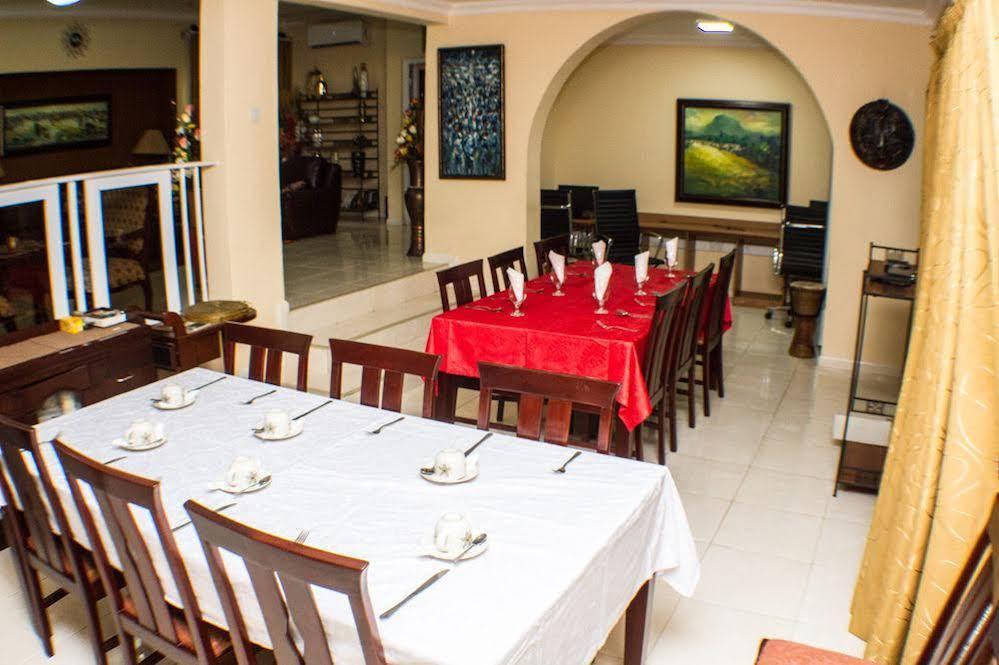 Alma House Hotel Accra Extérieur photo