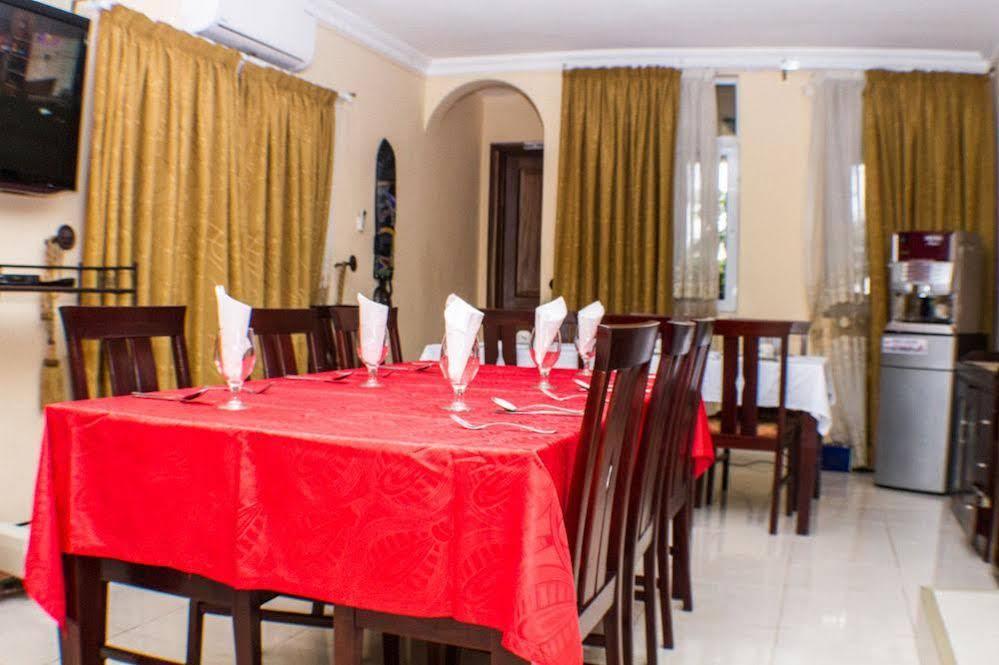 Alma House Hotel Accra Extérieur photo