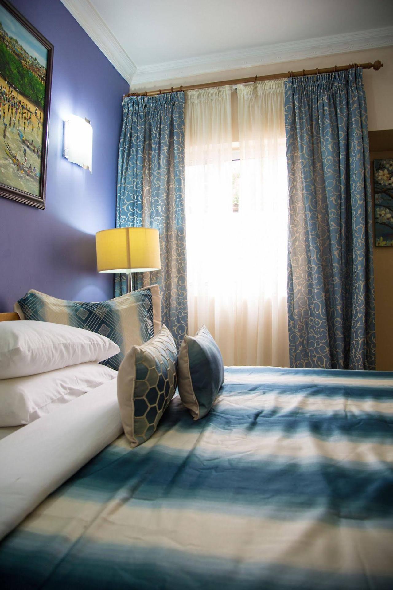 Alma House Hotel Accra Extérieur photo
