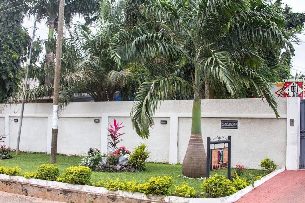Alma House Hotel Accra Extérieur photo