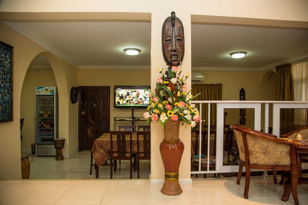 Alma House Hotel Accra Extérieur photo