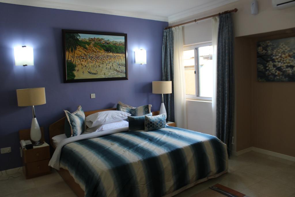 Alma House Hotel Accra Extérieur photo