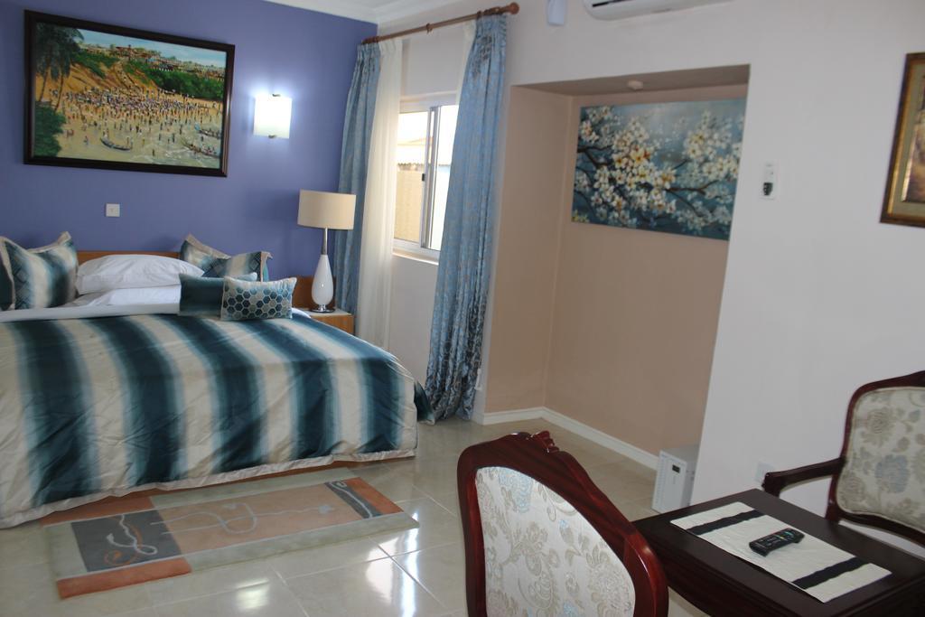 Alma House Hotel Accra Extérieur photo