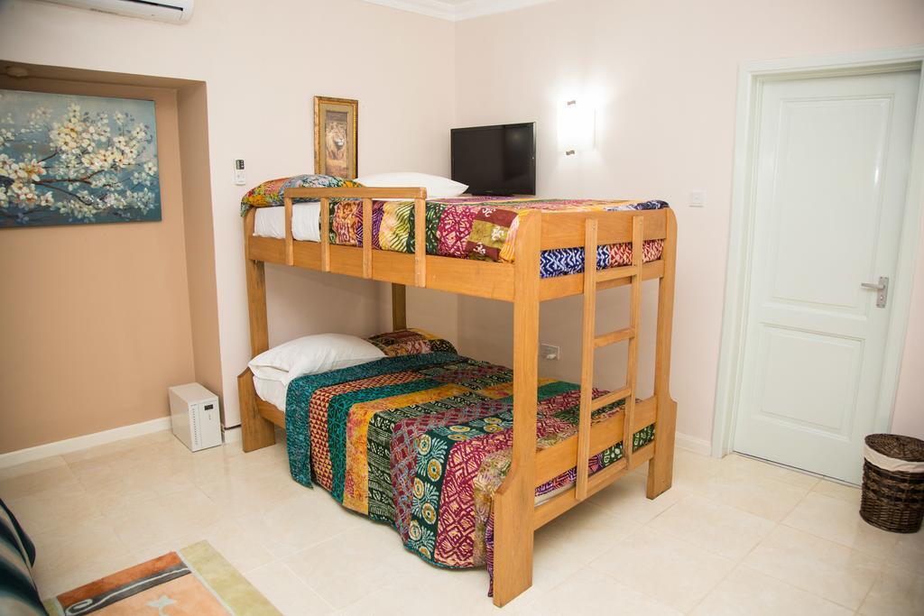 Alma House Hotel Accra Extérieur photo
