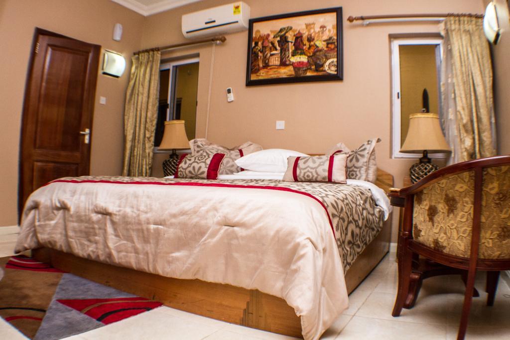 Alma House Hotel Accra Extérieur photo