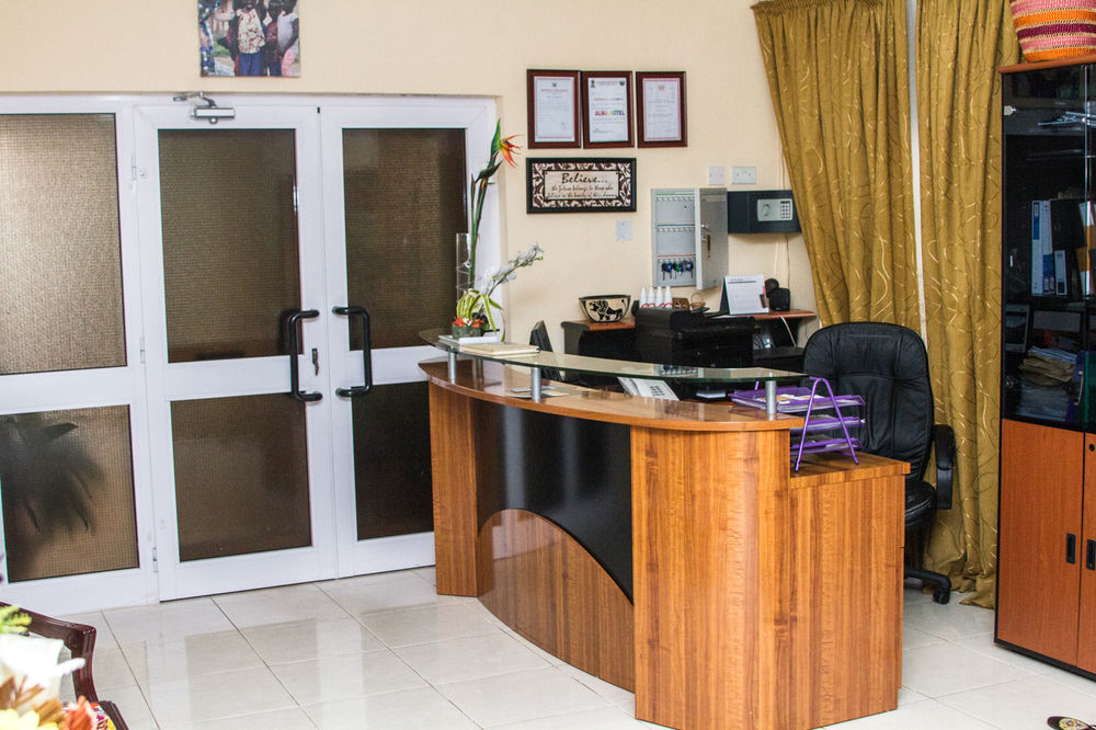 Alma House Hotel Accra Extérieur photo
