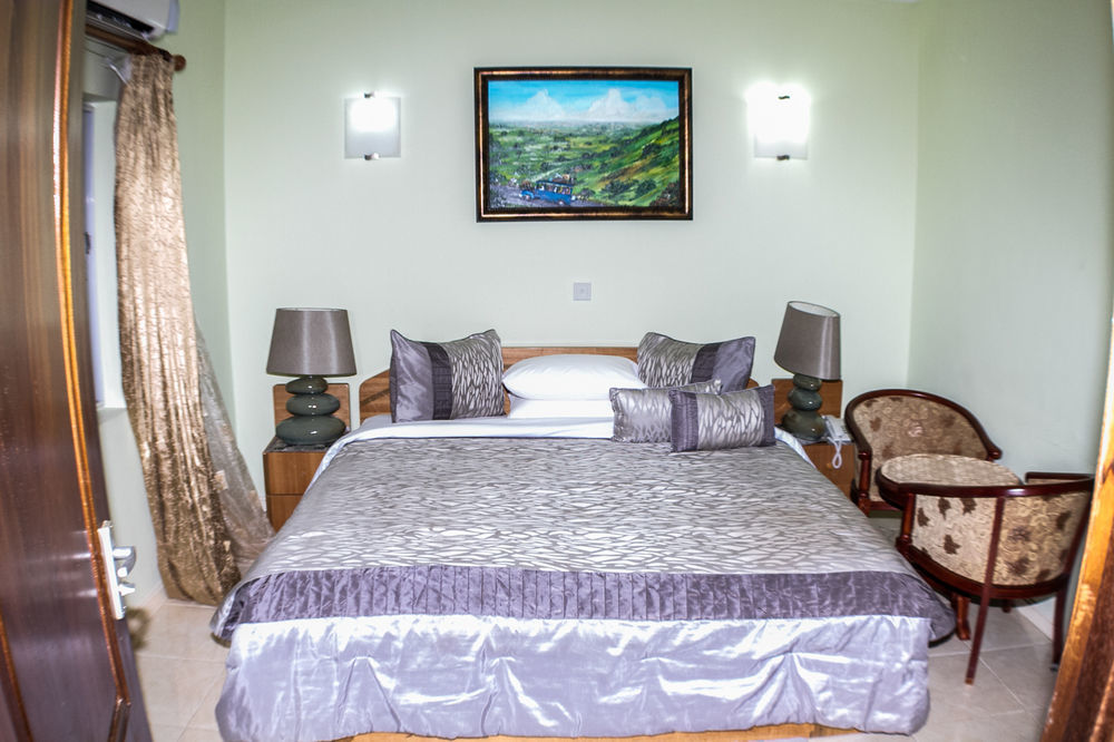 Alma House Hotel Accra Extérieur photo