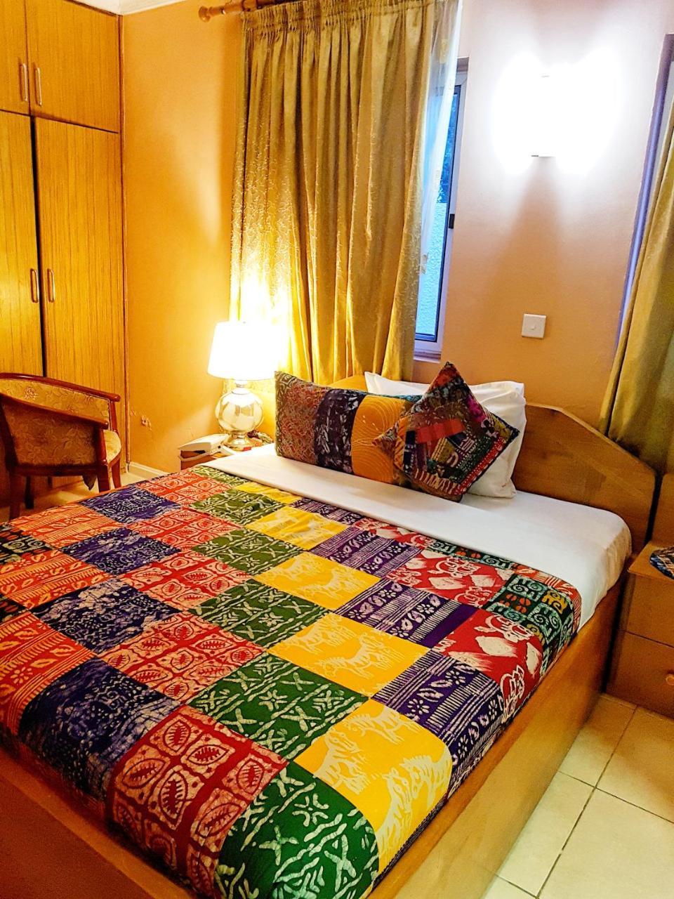 Alma House Hotel Accra Extérieur photo