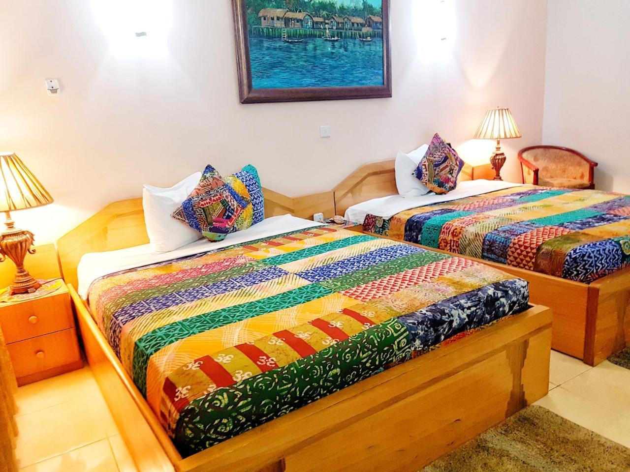 Alma House Hotel Accra Extérieur photo