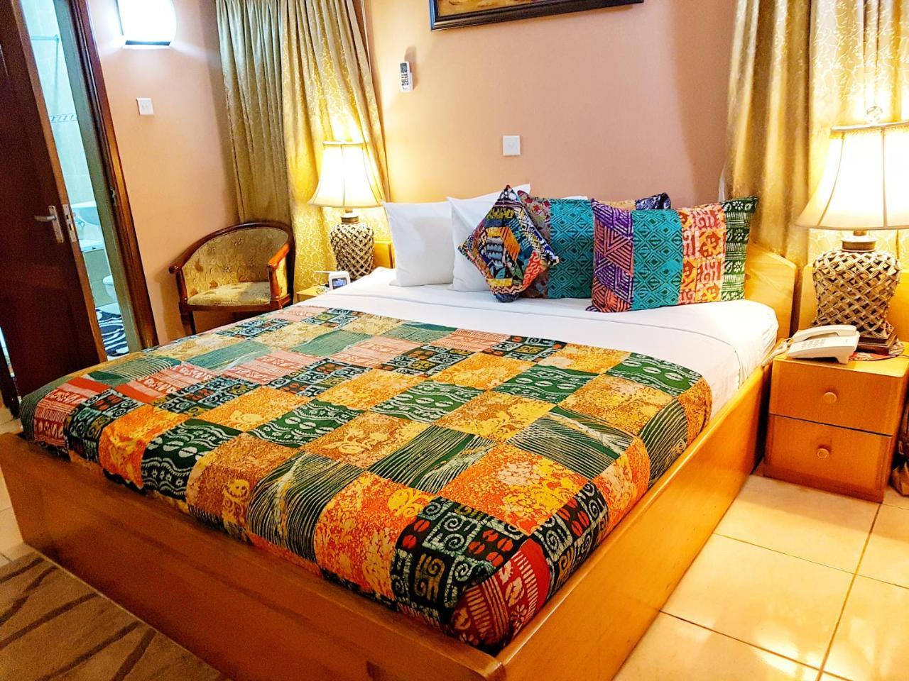 Alma House Hotel Accra Extérieur photo